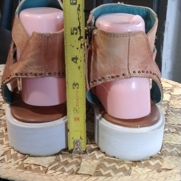 ROAN BY BED/STU SANDALS - Picture 7 of 13